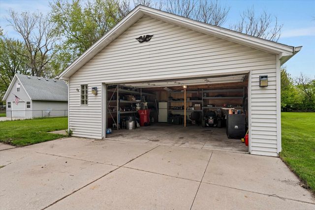 33600 Louise Avenue, Clinton Twp, MI 48035