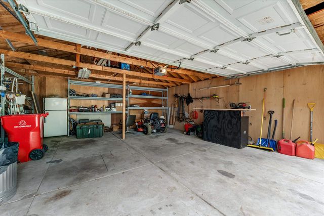 33600 Louise Avenue, Clinton Twp, MI 48035