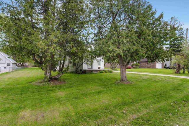 33600 Louise Avenue, Clinton Twp, MI 48035