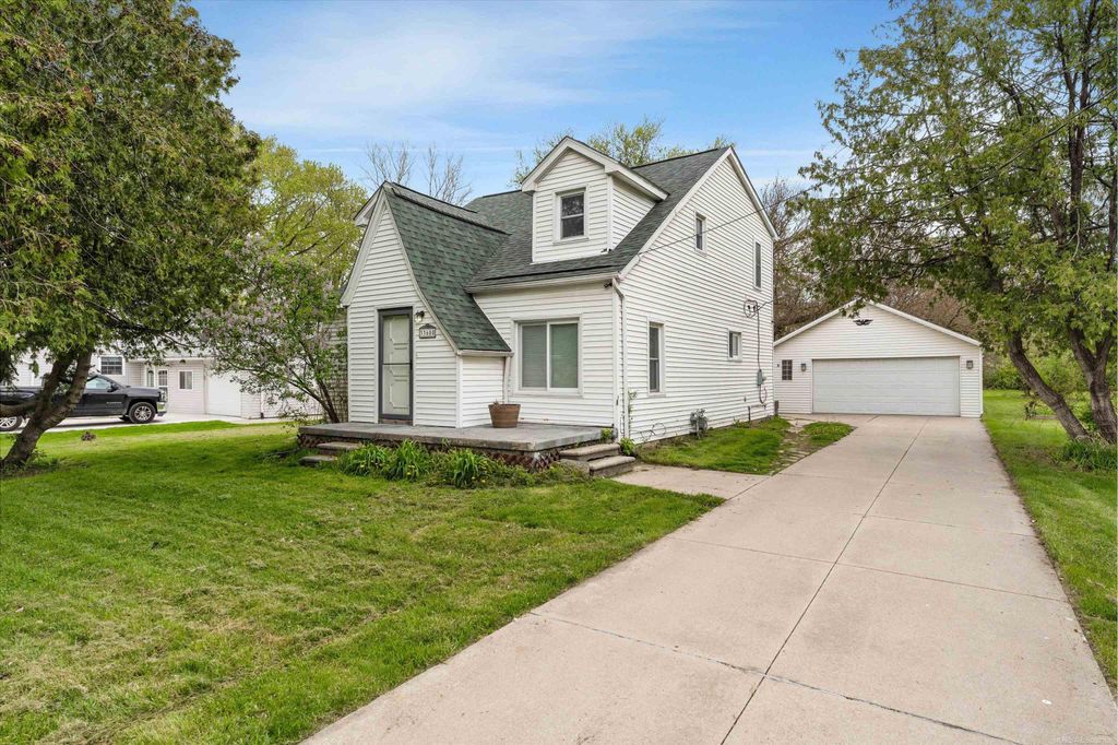 33600 Louise Avenue, Clinton Twp, MI 48035