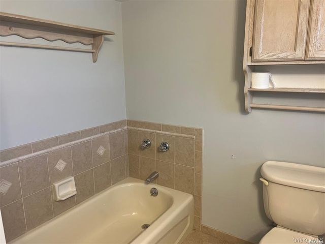 3 Thornridge Lane, South Setauket, NY 11720