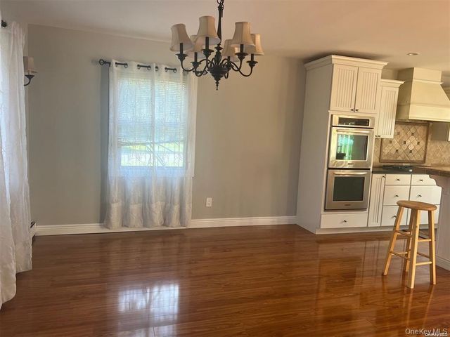 3 Thornridge Lane, South Setauket, NY 11720