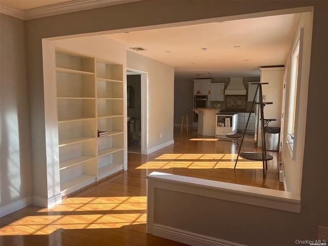 3 Thornridge Lane, South Setauket, NY 11720