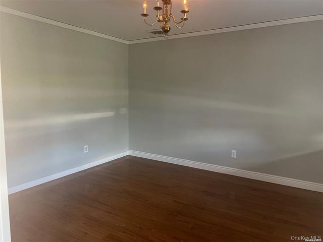 3 Thornridge Lane, South Setauket, NY 11720