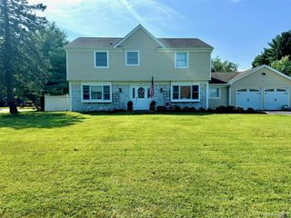 3 Thornridge Lane, South Setauket, NY 11720