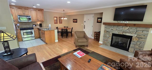 209 Bowling Park Road, Asheville, NC 28803