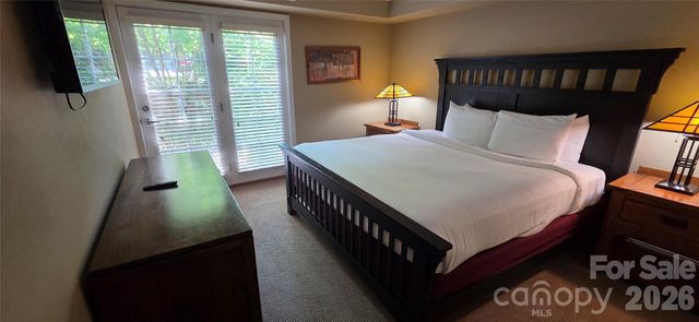 209 Bowling Park Road, Asheville, NC 28803