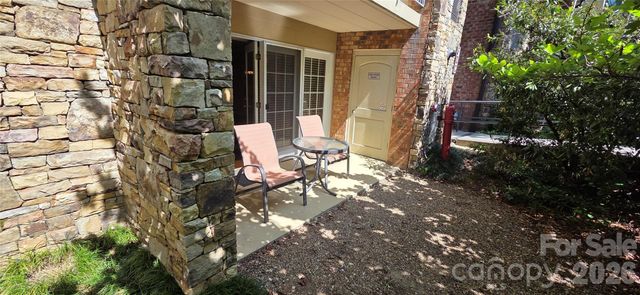 209 Bowling Park Road, Asheville, NC 28803