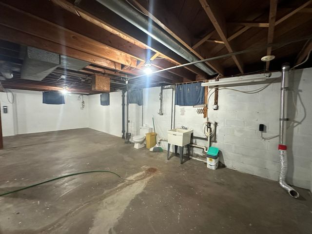 412 E Main Street, Morrison, IL 61270