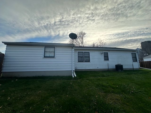 412 E Main Street, Morrison, IL 61270