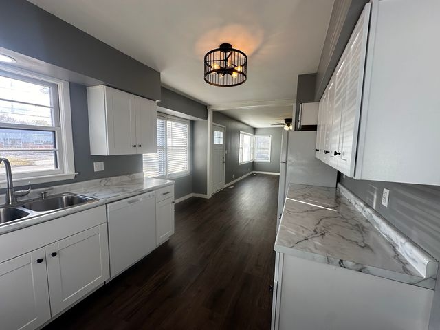 412 E Main Street, Morrison, IL 61270