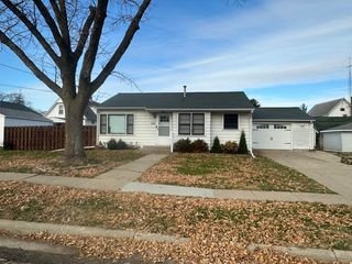 412 E Main Street, Morrison, IL 61270