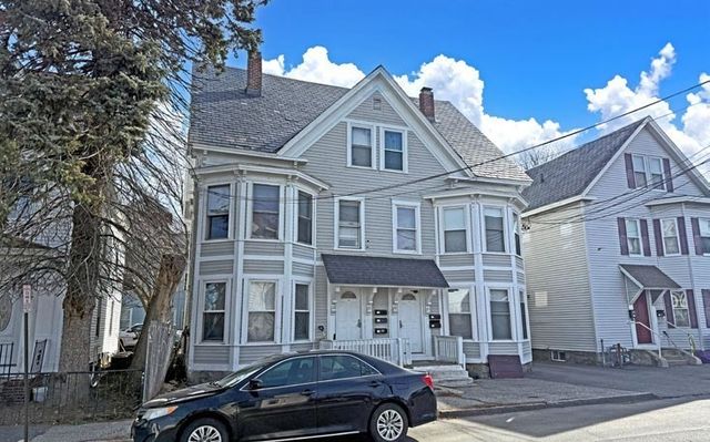 116-118 Walker St, Lowell, MA 01854