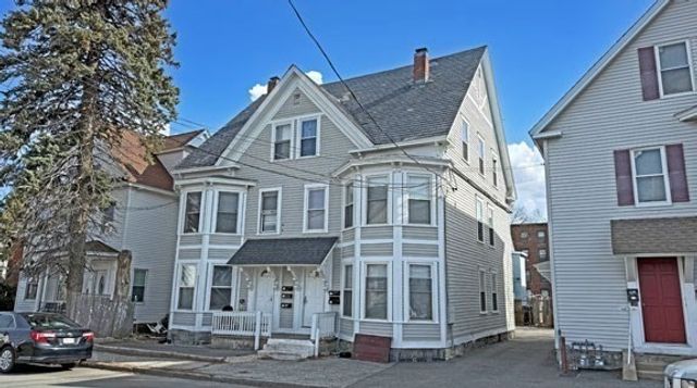 116-118 Walker St, Lowell, MA 01854