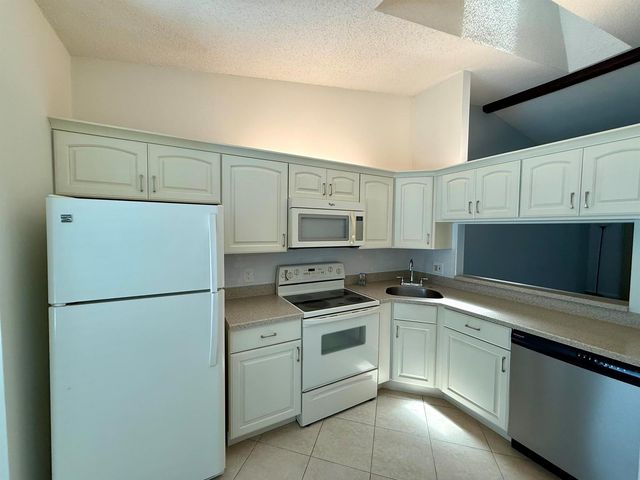 2054 SW Silver Pine Way 123-B, Palm City, FL 34990