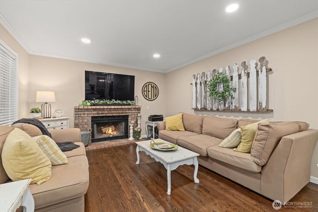 19403 NE 203rd Place, Woodinville, WA 98077