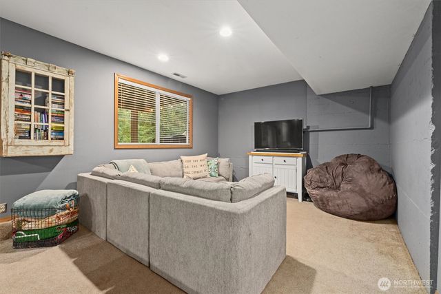 19403 NE 203rd Place, Woodinville, WA 98077