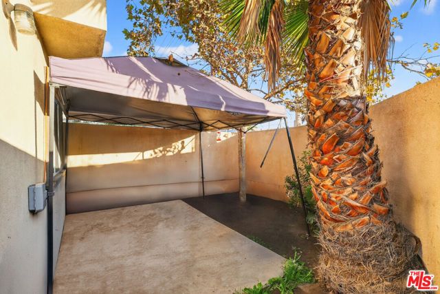 1503 E Gage Avenue, Los Angeles, CA 90001