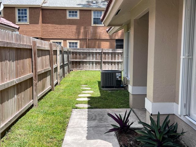 1598 Hawthorne Place, Wellington, FL 33414