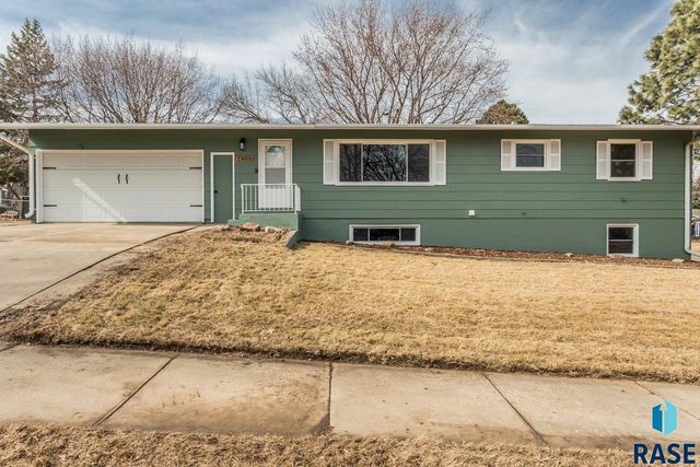 2401 S Beech Ave Avenue, Sioux Falls, SD 57106