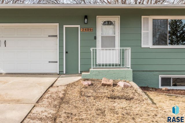2401 S Beech Ave Avenue, Sioux Falls, SD 57106