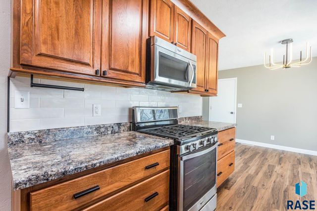 2401 S Beech Ave Avenue, Sioux Falls, SD 57106