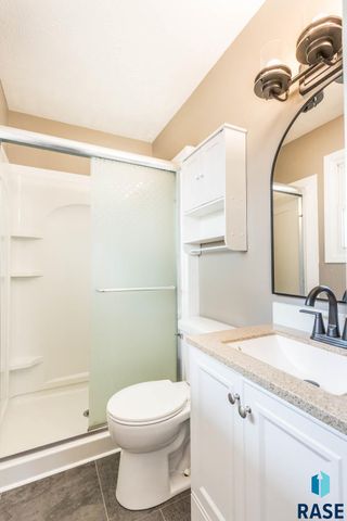 2401 S Beech Ave Avenue, Sioux Falls, SD 57106