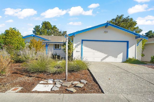 202 Olympic Cir, Vacaville, CA 95687