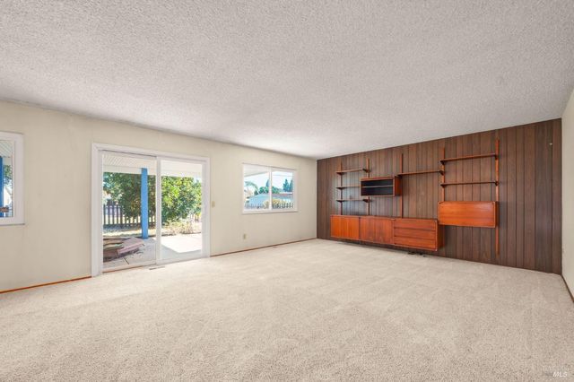 202 Olympic Cir, Vacaville, CA 95687