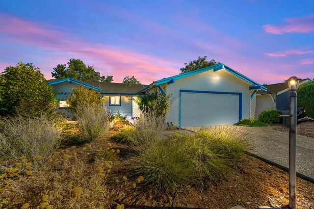 202 Olympic Cir, Vacaville, CA 95687