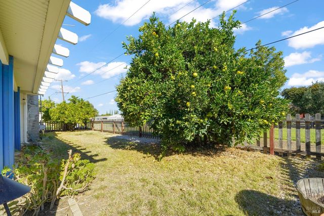 202 Olympic Cir, Vacaville, CA 95687