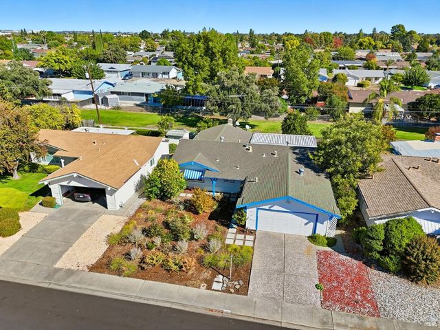 202 Olympic Cir, Vacaville, CA 95687