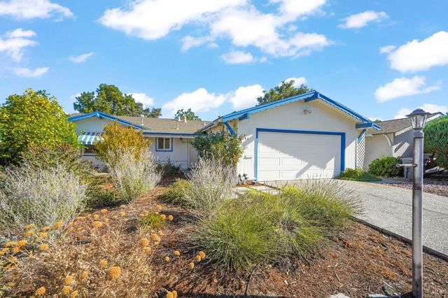 202 Olympic Cir, Vacaville, CA 95687
