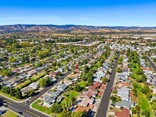 202 Olympic Cir, Vacaville, CA 95687