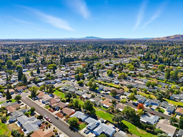 202 Olympic Cir, Vacaville, CA 95687
