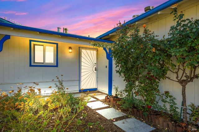 202 Olympic Cir, Vacaville, CA 95687