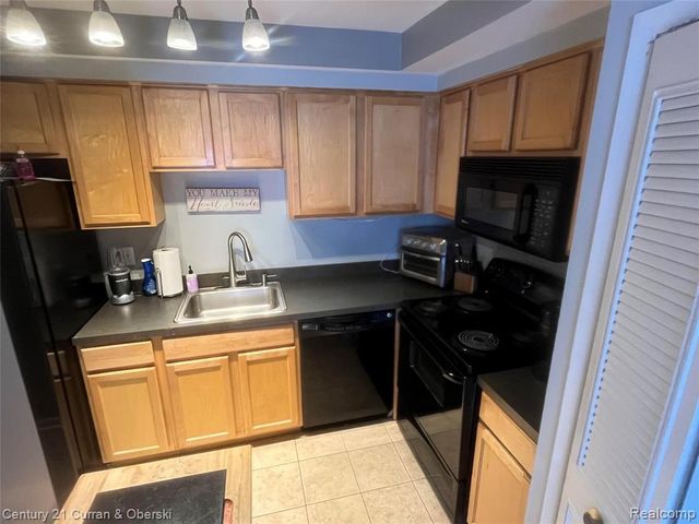 42607 Savoy Court, Northville, MI 48167