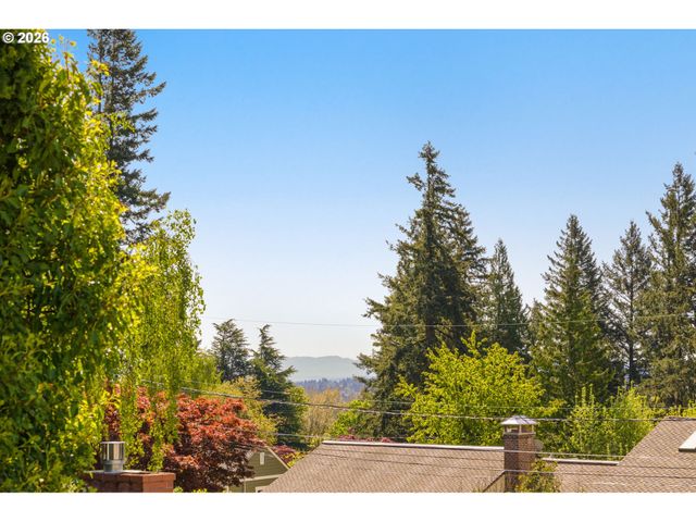 7275 Sw SYLVAN Ct, Portland, OR 97225