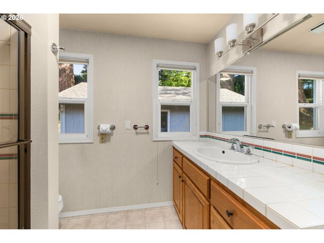 7275 Sw SYLVAN Ct, Portland, OR 97225