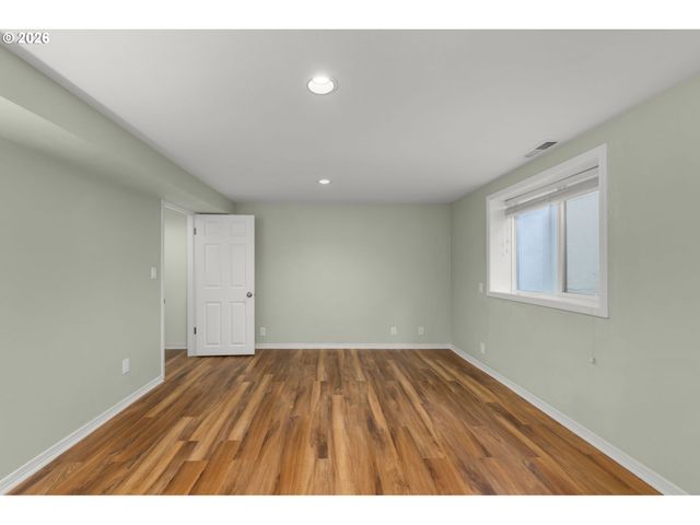 7275 Sw SYLVAN Ct, Portland, OR 97225