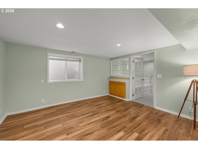 7275 Sw SYLVAN Ct, Portland, OR 97225