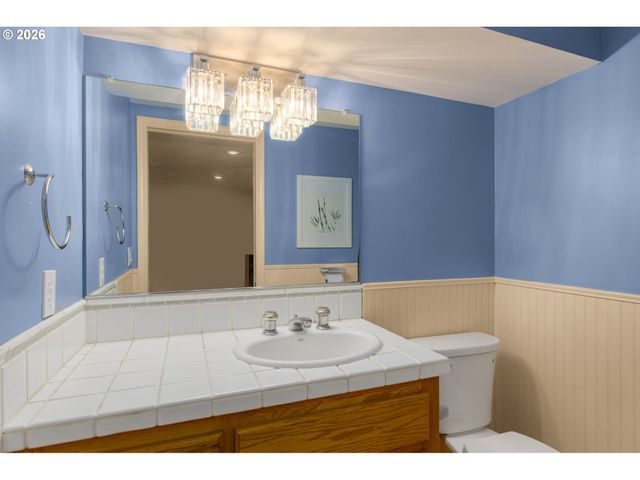 7275 Sw SYLVAN Ct, Portland, OR 97225