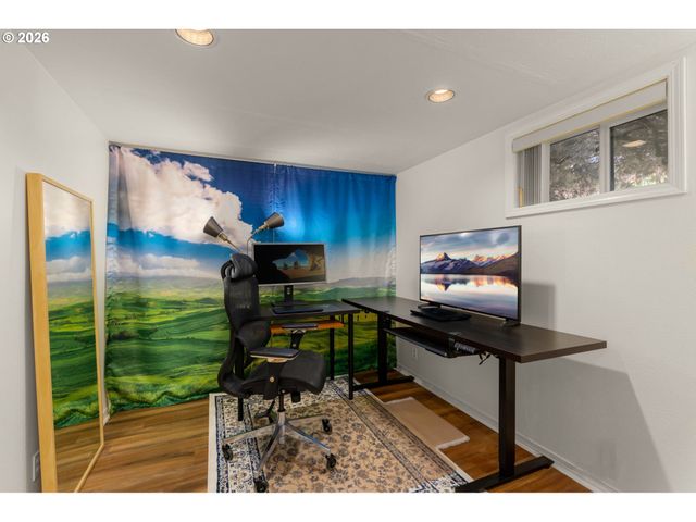 7275 Sw SYLVAN Ct, Portland, OR 97225