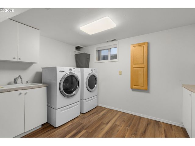 7275 Sw SYLVAN Ct, Portland, OR 97225