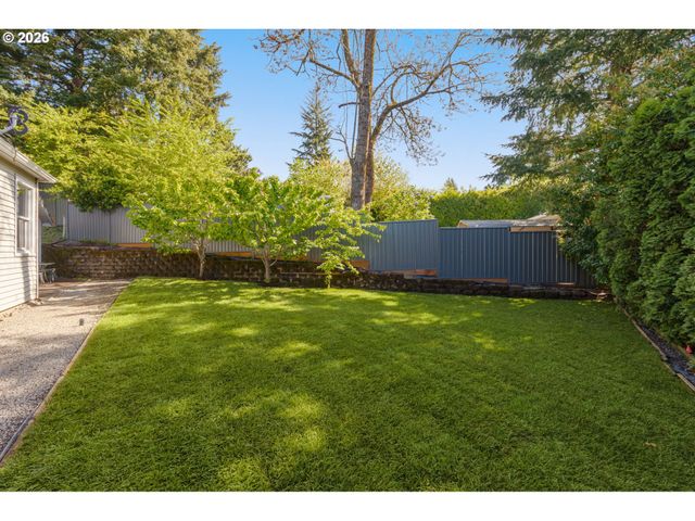 7275 Sw SYLVAN Ct, Portland, OR 97225