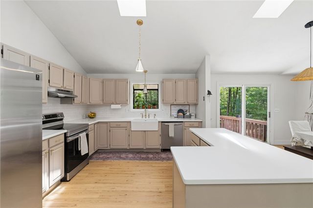 768 Weaver Hill Road, Coventry, RI 02816