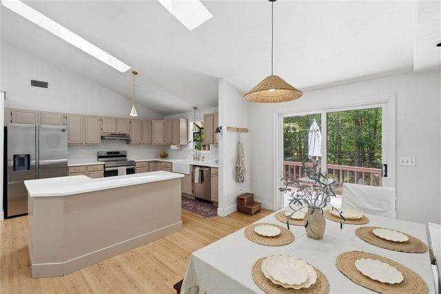 768 Weaver Hill Road, Coventry, RI 02816