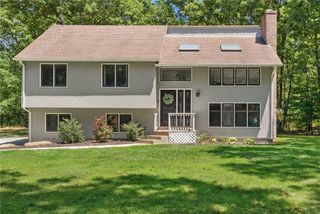 768 Weaver Hill Road, Coventry, RI 02816