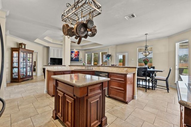 3870 Summer Manor Drive, League City, TX 77573