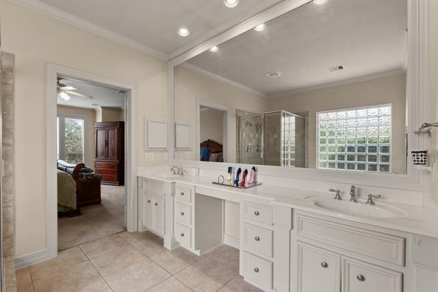 3870 Summer Manor Drive, League City, TX 77573